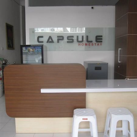 Capsule Homestay Сурабая Экстерьер фото