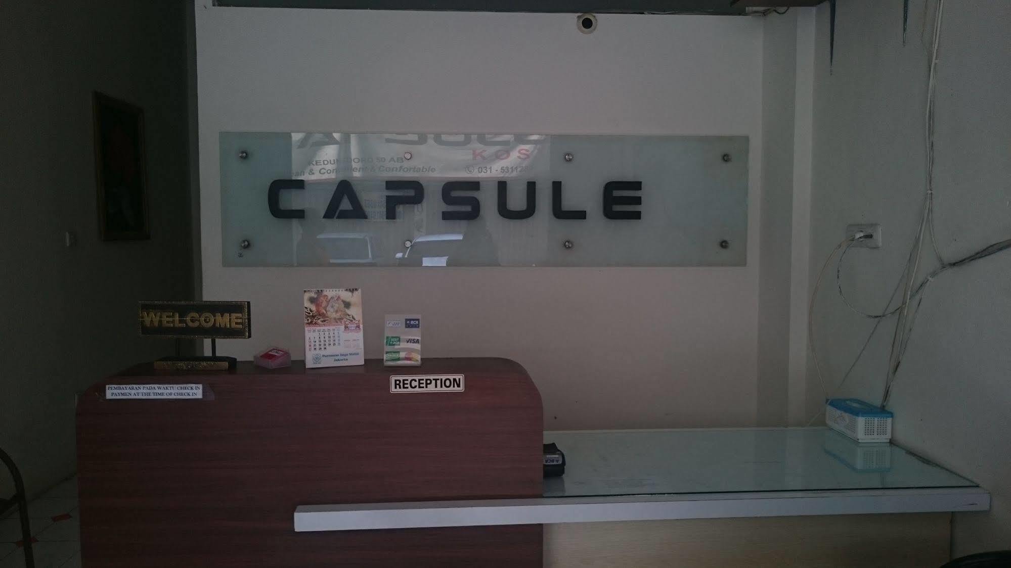 Capsule Homestay Сурабая Экстерьер фото