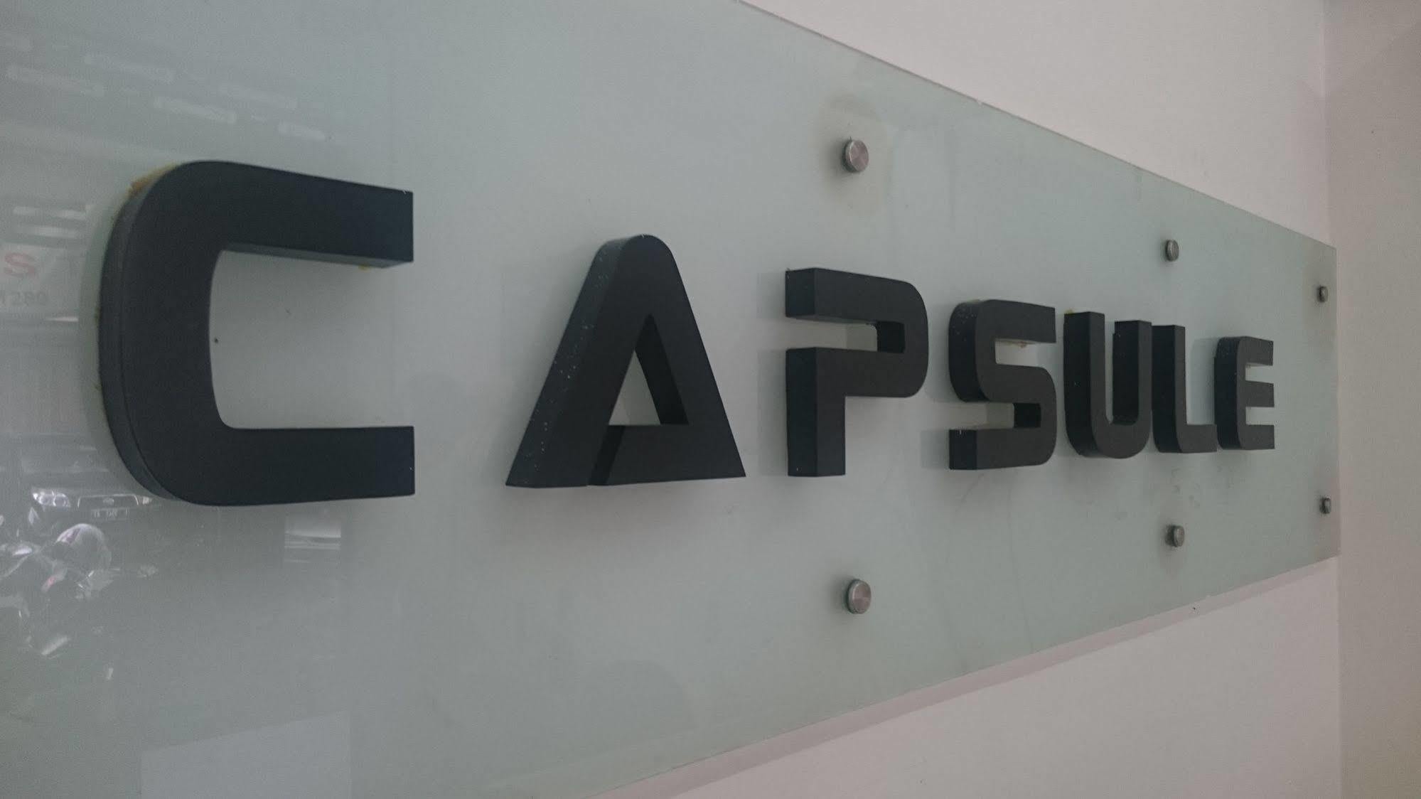 Capsule Homestay Сурабая Экстерьер фото